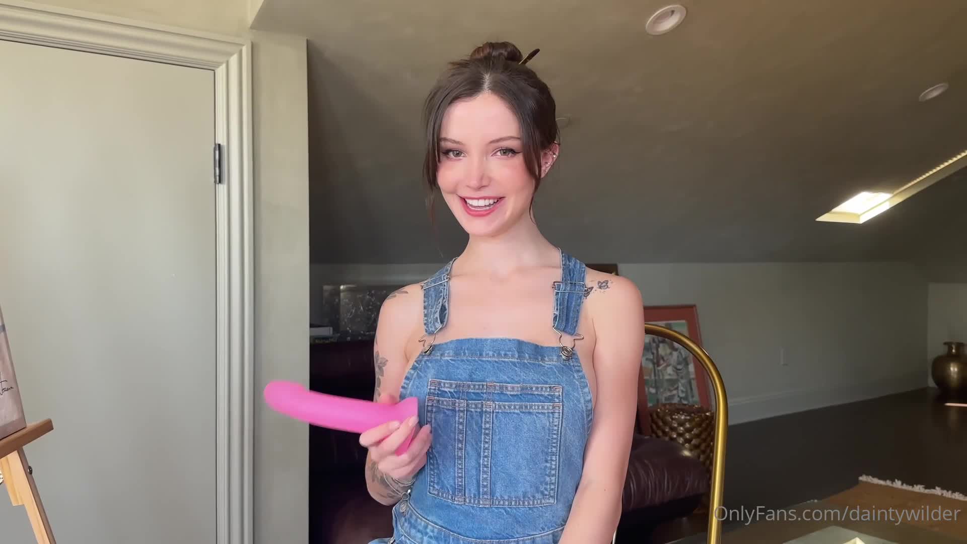 Dainty Wilder Messy Paint & Extreme Squirting Solo