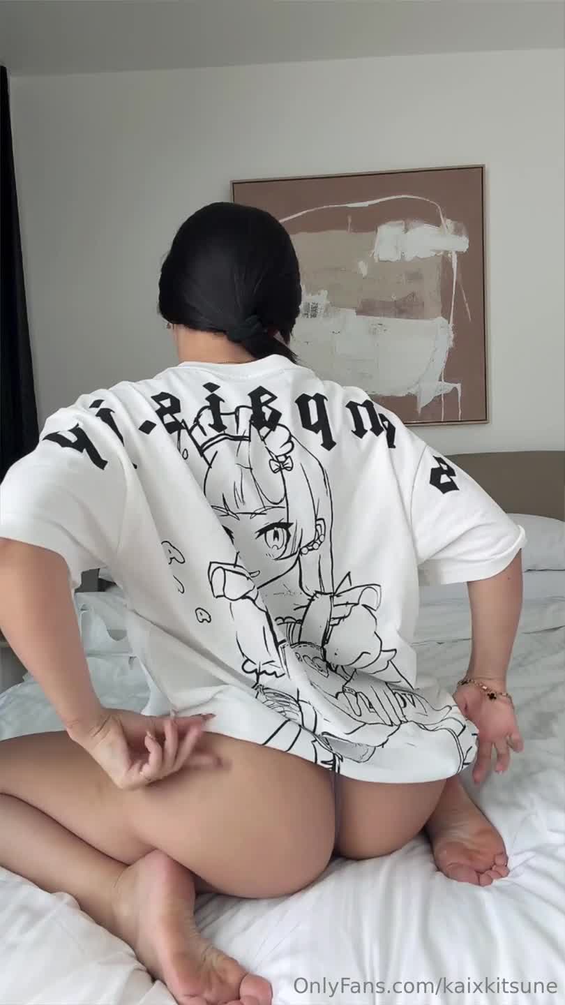 Kaia Kitsune Extreme Frisky Cake Jiggle & Booty Clap